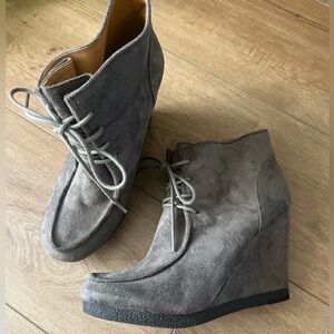 Nine West Women’s Gray Suede Wedge Ankle Boots 8 1/2